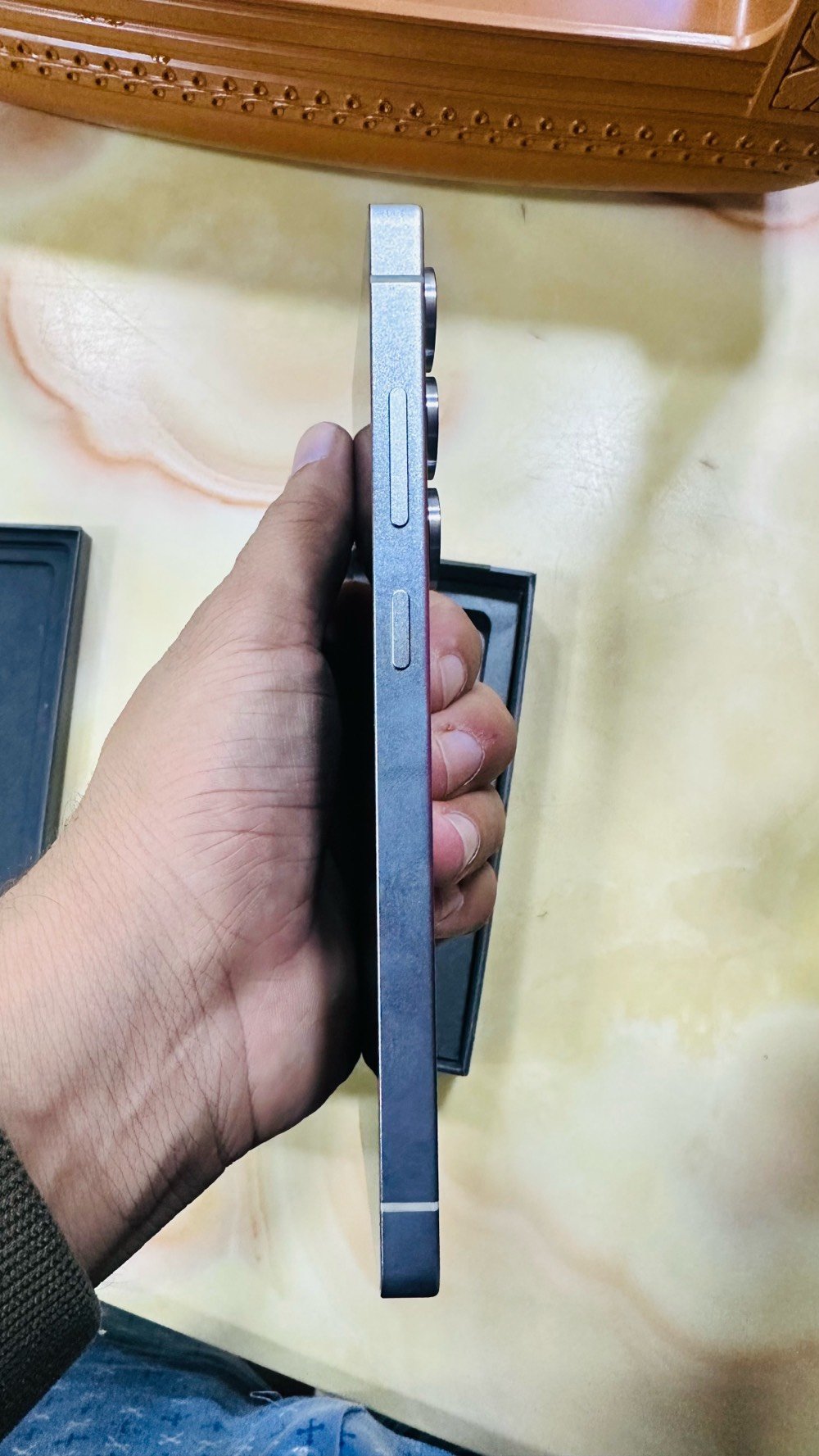 اس 25 الترا جديد استخدام قليل جدا نظافه الف بالميه بعده بالضمان تقريبا سنه يلا يخلص الضمان
ذاكره 256 سعر 1150 وبي مجال بسيط مكاني نجف قضاء المناذره