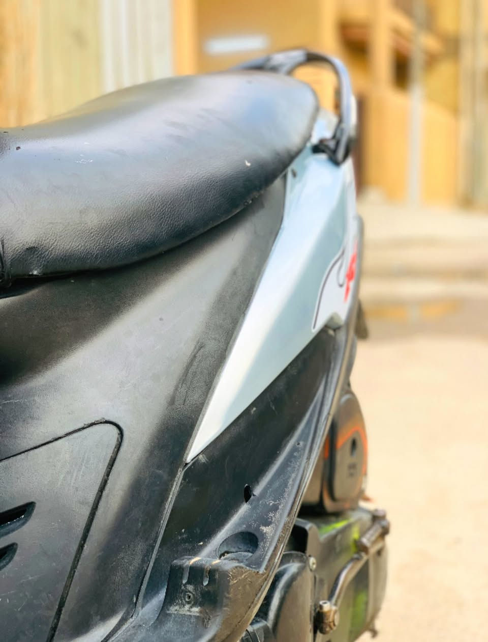 دراجه مكفوله من محرك وسلف وهندر وكلشي وكله شغاله وحلوه امانت الله الدراجه نضيفه اي شي مابيه دبلات ثنينهن شغالت ليت ذني السوالف كله شغاله دراجه نكره سلف سعر ب425 وبيه مجال المكان بغداد الحريه الجمعيات الاستفسار *********** بي وتساب رسلني وتساب
