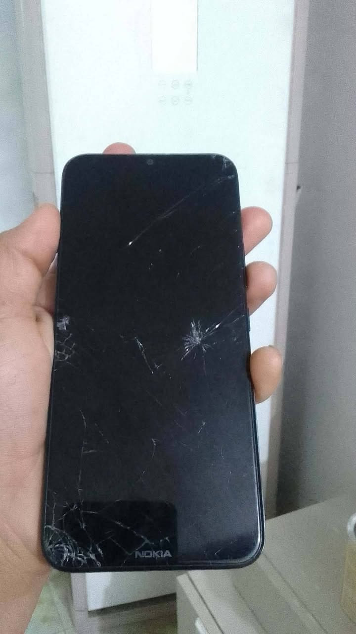 السلام عليكم عندي هاذا الجهاز نوكيه ذاكره 64بصمه عوزه ايسي شحن اول تم على 25الف بل عافيه الله شاهد جهاز يخبل ***********
