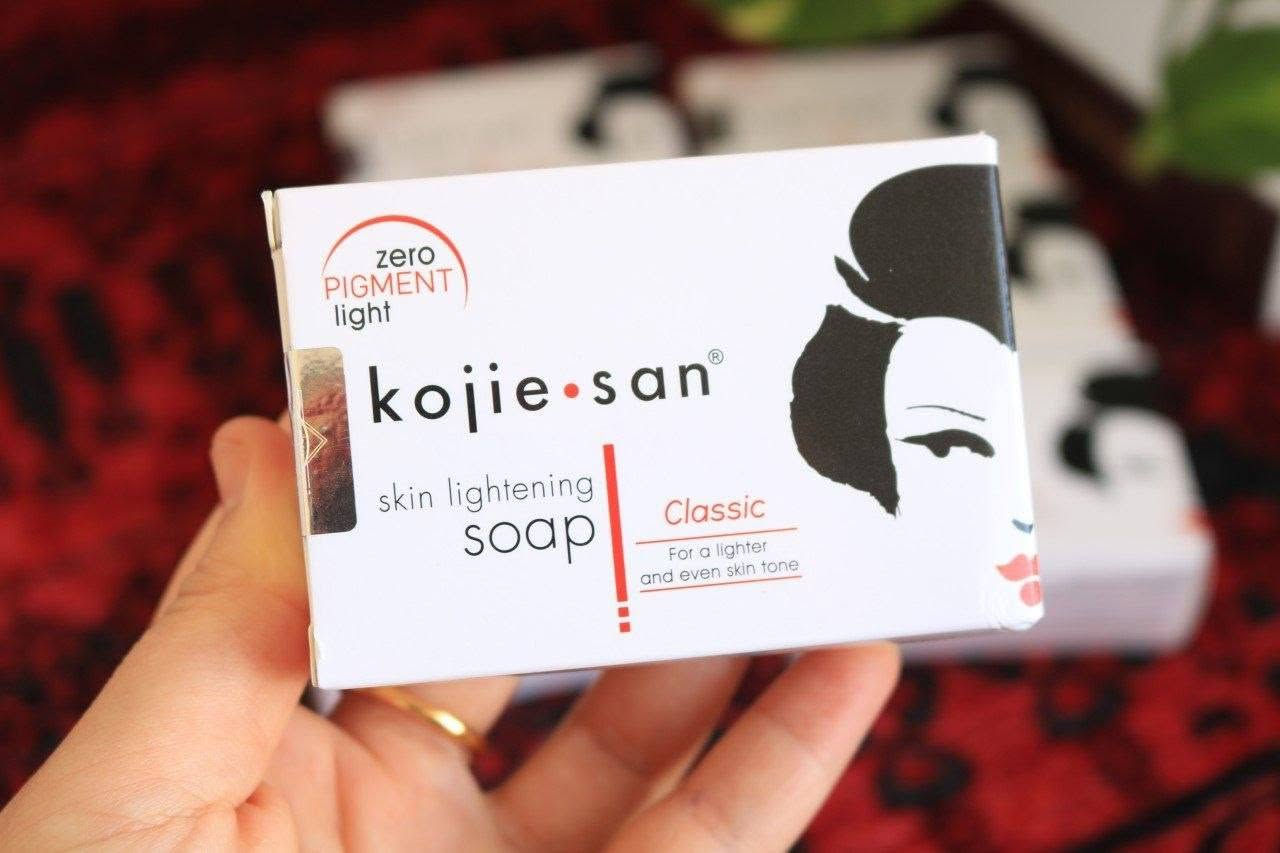 🧼✨ صابونة كوجي سان الأصلية – الغنية عن التعريف 💯
#الأصلية #الفلبينية 🇵🇭

صابونة Kojie San الشهيرة اللي توصّي بيها أغلب أطباء الجلدية 👩‍⚕️👨‍⚕️
تحتوي على حمض الكوجيك الفعال لتفتيح البشرة وتوحيد اللون 🌟
تنظّف، تفتح، وتخلي بشرتچ ناعمة ومتوهجة 😍

🧴 طريقة الاستخدام:
استعمليها يومياً للوجه والجسم مثل الصابون العادي ✔️

متوفرة الآن .. لا تفوتين الفرصة! 😉


**إذا كنت صاحب هذا الإعلان وتريد حذفه لأي سبب، رجاءا أرسل رسالة إلى الدعم الفني**