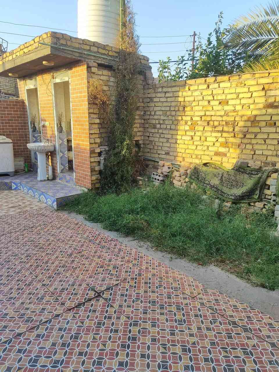 السلام عليكم
بيت للبيع المساحة بالمكاتبة ١٥٠م واقع حلل ١٧٠ متر طابو زراعي سند ٢٥

يتكون من غرفة ومطبخ وصالة واستقبال

البناء بلوك والسقف عكادة

العنوان / الشارع العام خلف مول الجود 

للاستفسار اكثر مراجعة مكتب وسام صادق للعقار الواقع في حي كامل شارع البريد 

تريد تعرض عقارك او تشتري اتفضل خاص

***********. كاظم حسين
