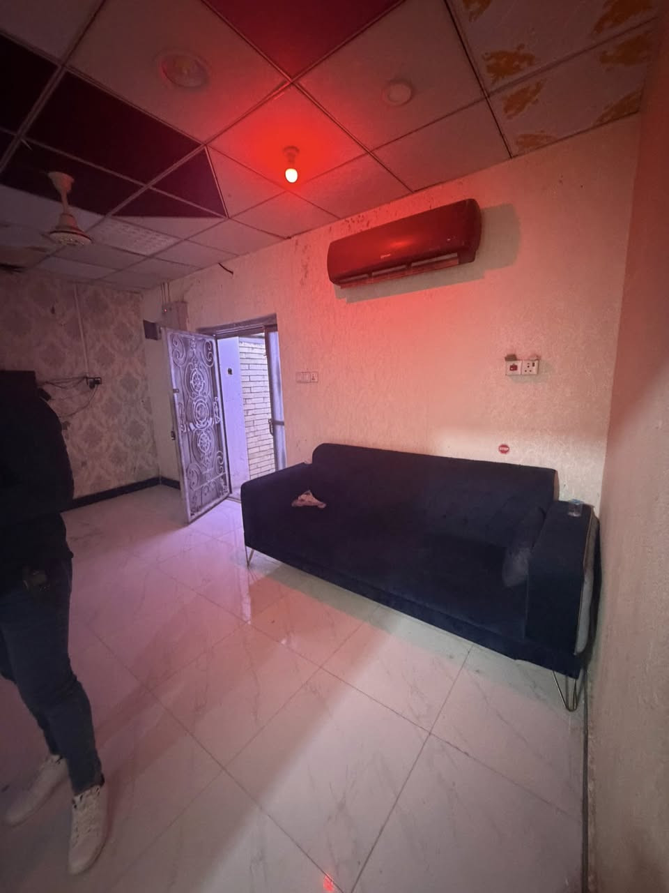 شقة وقف سني للبيع قرب ريان سنتر مساحة80م غرفتين صالة مطبخ صحياة
طابق اول البناية محتوية فقط على ثلاث شقق الشقة طابق اول معزوله للاستفسار عقارات الذهبي ***********
