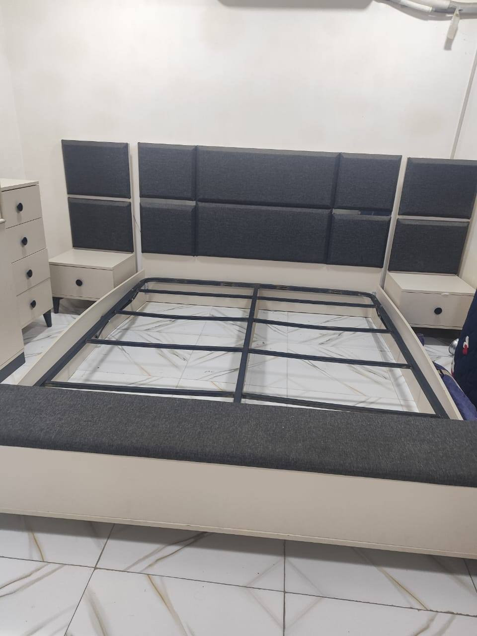 اسلام عليكم غرفه تركي  للبيع 10 قطع بيه شكم عيب وكلشي مذكور بل فيديو  النضافه ٩٠% السعر (٨٥٠) المكان كربلاء ***********
