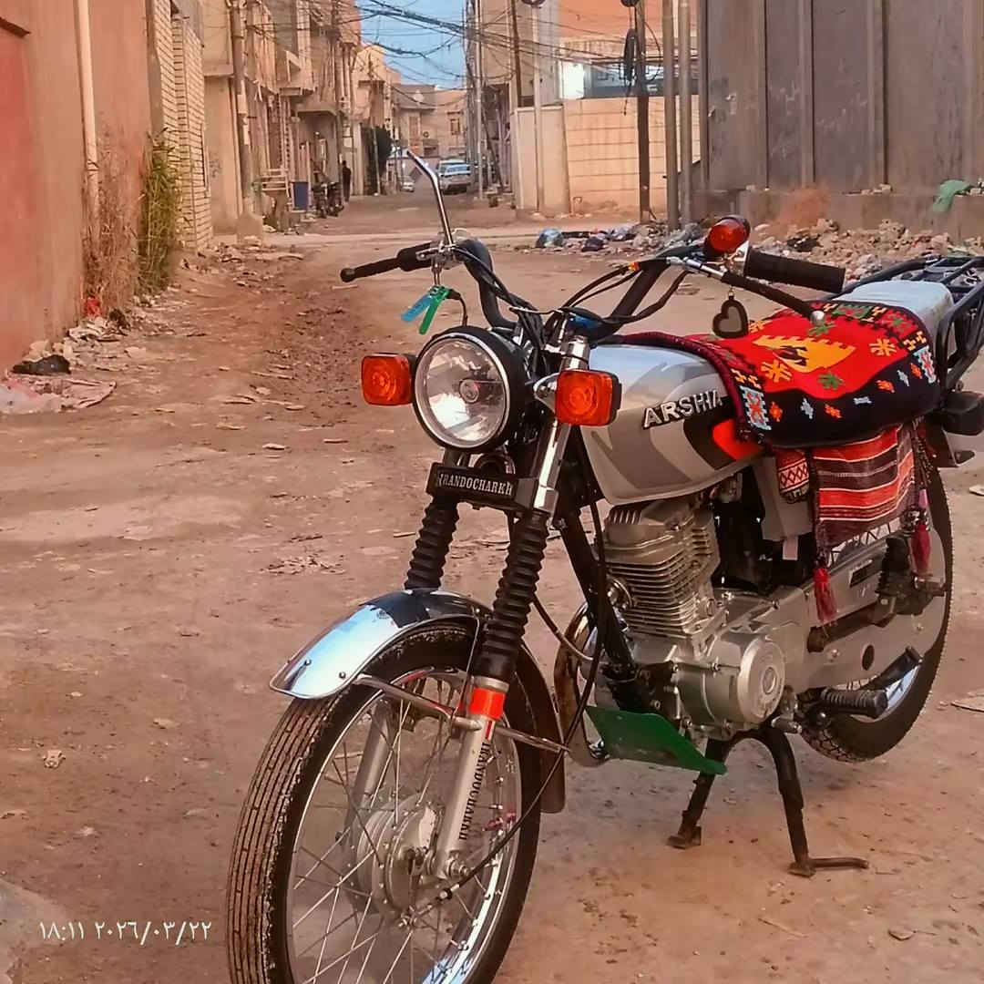 السلام عليكم اربعه كير ارشا للبيع موديل ٢٠١٥ الدراجه مفتوح ولفات فقط الدراجه خير من الله من كهربائيات من مكينه الدراجه جاهزه عله أخير حبايه  الدراجه اوراقه ضايعه عندي  المكان كربلاء ***********
