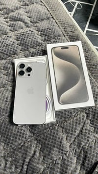 ايفون للبيع 15 برو نضيف كلش استعمال جديد   ب 650  الرقم 07756582650  ت...