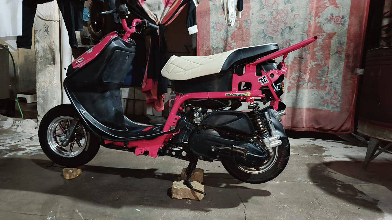 السلام عليكم شكل فراشه مكينتها ماكس الدراجه مفتوحه بوشتها 55 دراجه حلوه ونضيفه وتعمير الكهربائيات كلها شغاله من الدعاميه للدعاميه الرنكات رياضيه مكينتها صافيه وحلوه مكاني بصره زبير دريهميه قرب جامع الامام الباقر الي يريد يتواصل وياي ع الخاص بالواتساب  سعر الدراجه 550 وبيها مجال راسلني بـ اي وقت خابرني ع النت ع الشريحه موجود انا ‏‪***********‬‏📲
