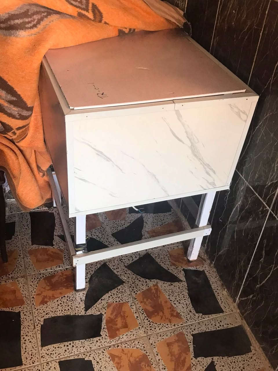 متاح مبردات ثنين شغالات شرط فرن ع غاز عدد 2 شغلات مكينه شعر. بنات هم تشتغل بس متروكه شراي تفضل خاص او تصل ‭ ‭ ***********‬

