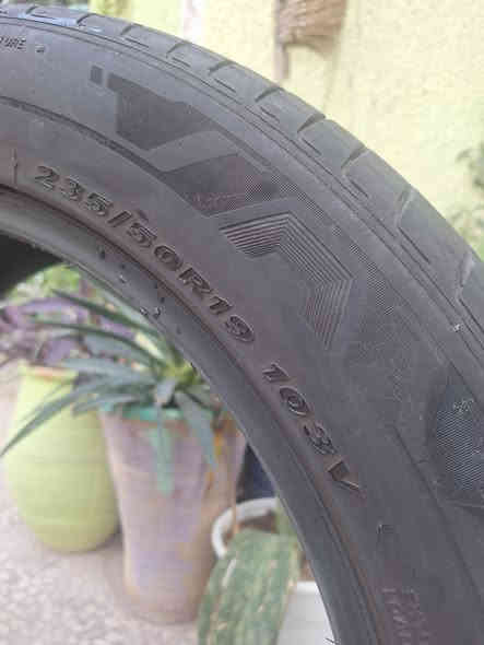 السلام عليكم
تاير سبورتج اصلي نوع نكسين تك واحد مسعمل نظافة ٨٥% .. بدون اي ضرر .. قياس 235×50×R19  .. بغداد حي الاعلام .. السعر ٣٠ الف نهائي .. ***********
