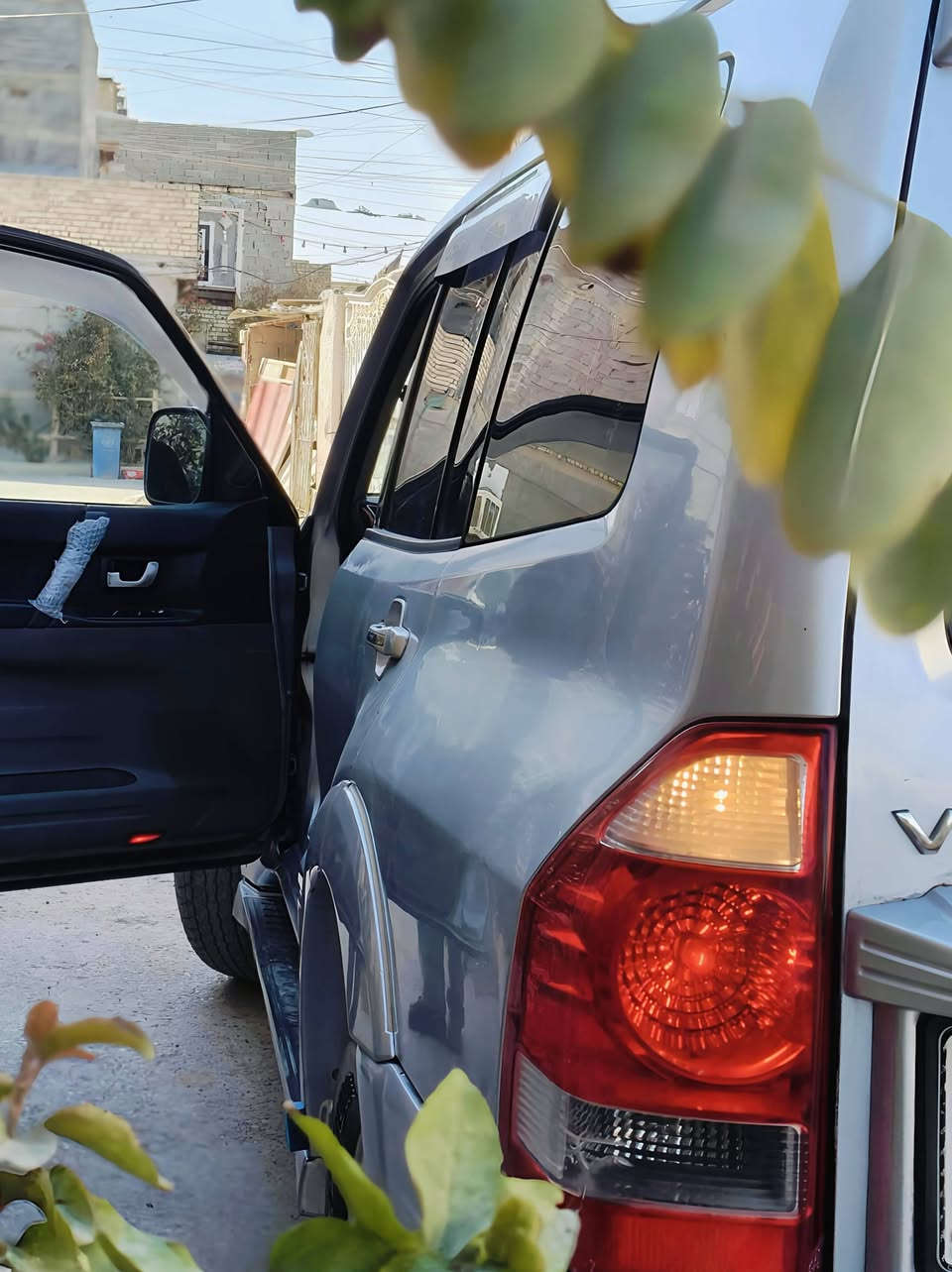 سلام عليكم من رخصت الكروب المحترم:  
بيع او مراوس باجيرو احدث منه وانطي فرق نقد 
سيارة باجيرو 2007
خليجي وارد سعودي حبتور 
مواصفات 
شاشات بل كشنات 
شاشه +كامره 
تبريد +تدفئه بل كشن 
تبريد +تدفئه 
مرايات شفط 
فتحه 
تبريد 3قطع 
مانع انزلق 
مثبت سرعة 
كشنات جلد 
محرك 3800
كير محرك شرط 
حداديه جاهزه 
اريل كهربائية
تخم تايرات برجستون 
منظومه زنون 
زراك لايات 
جرس 120 شغال 
ثلاجه وسطيه 
حساس تنبيه 
السعر 103 وبيه مجال الطيبين 
السياره جاهز من الدعاميه الدعاميه  
او مراوس باجيرو وانطي فرق


**إذا كنت صاحب هذا الإعلان وتريد حذفه لأي سبب، رجاءا أرسل رسالة إلى الدعم الفني**