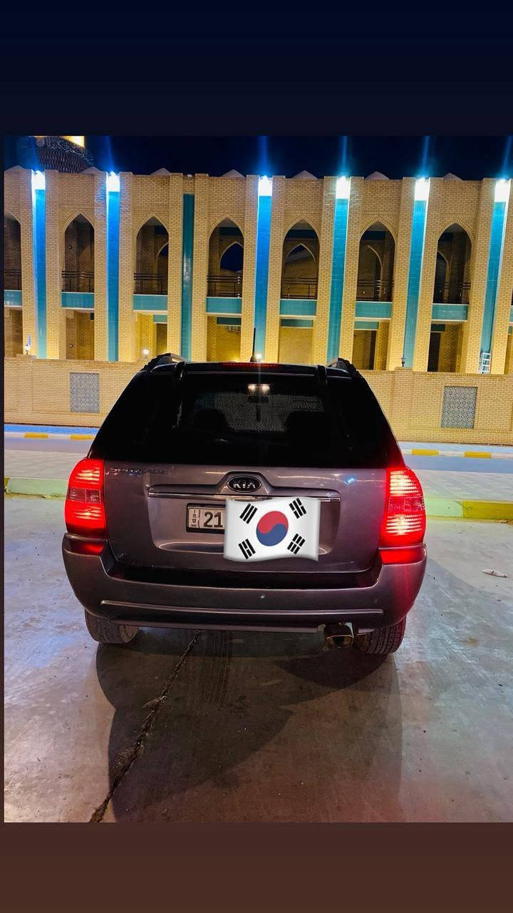 سبورتج ٢٠٠٧ كصة جنطة متوئم شمالي طبق الاصل مكينة ٢٠٠٠ دوش المرغوب بانزين بانزين اصل احله من الصور مكينة كير كفالة تبريد شغال ثلج مكانها واسط اتصال *********** مستعجل ع البيع سعرها ٤٠ مجالها حك جيتك جماعة ال٣٥ لتخابرني ولتتعب
