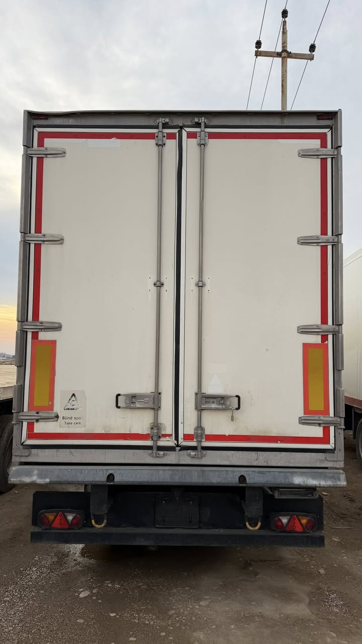 سلام عليكم
عربانه منفيس 
نوع كرونا موديل ٢٠١٢ 
الجهاز ٢٠٠ بصمه رباط 
طخم تاير جديد 
ثلاجه ومطبخ 
سمك ٧

رقم الهاتف: ***********
 رجاءا بس الشراي يتصل
