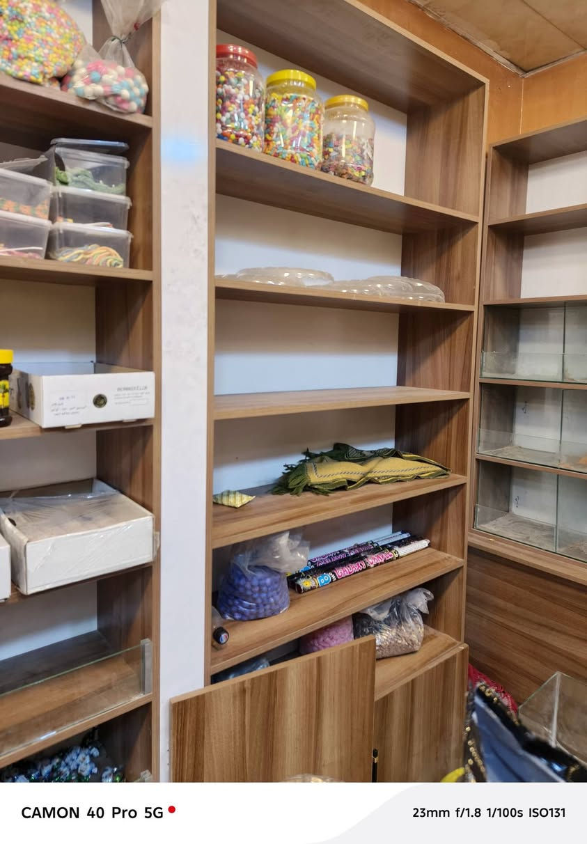 للبيع شلع حماصه حب مع عارظات ٢ مع رفوف كرزات ***********
