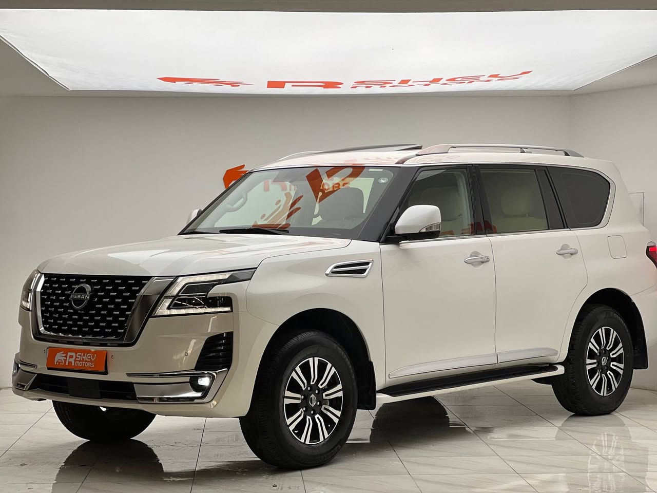 Nissan Patrol 2020 
نيسان باترول ٢٠٢٠

مواصفات SE(كامرة خلفية-فتحة سقف-ابواب و تشغيل بصمة-مقاعد جلد و كهربائية)٧راكب

مكينة 6 سلندر تنفس طبيعي
نظام دفع رباعي 4x4
ماشية 57,000 كم فقط و بحالة جداً ممتازة

السيارة كفالة عدى مكان pdr صغير  
السيارة كلش حلوة و نظيفة 

السيارة رقم دهوك الدولي سنوية جديدة
مكفولة من كير و محرك و كهربائيات

و ب سعر(399$) ورقة و بيها مجال

مكان السيارة

دهوك -معرض ارشف R-Shev
رقم51 من معارض التيرمينال 

***********
*********** دهوك, العراق
