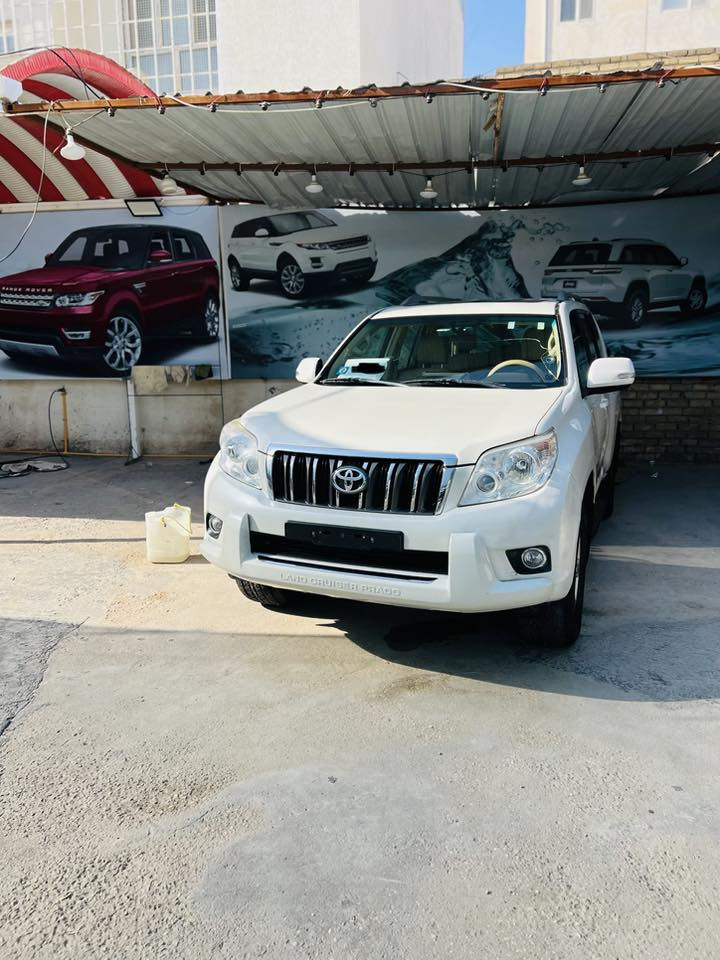 السلام عليكم ورحمة الله
للبيع 
برادو 2013 كويتي  
ماشيه 135 الف 
مواصفات txl
تجي فتحة سقف 
تحكم ستيرن جهتين 
كراسي جلد 
معروفه مواصفات ال txl
السياره مال جناي عله ايدي من 2013 
مكفوله من الحادث و الضربه القويه لكن بيها بعض الملاحظات مثل شخوط و رصعات 
السعر المطلوب 275 ورقه وبي مجال 
للاستفسار ***********
