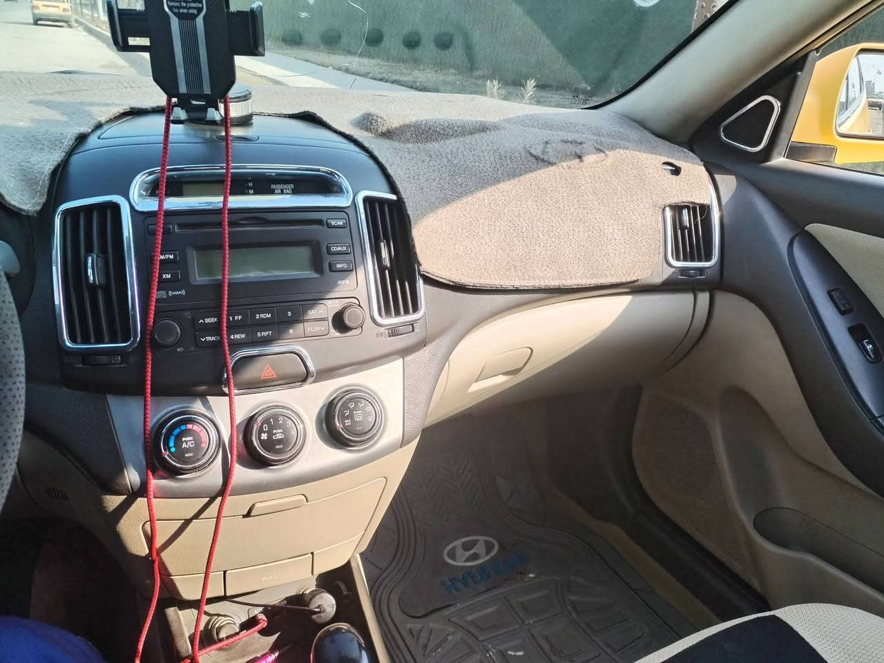 السلام عليكم النترا  تكسي صفره موديل 2010 وارد أمريكي محرك 2000 حادثه جاملغ معمر مكاني بغداد رايده 110 وبيهه مجال اليرغب يتصل ***********
