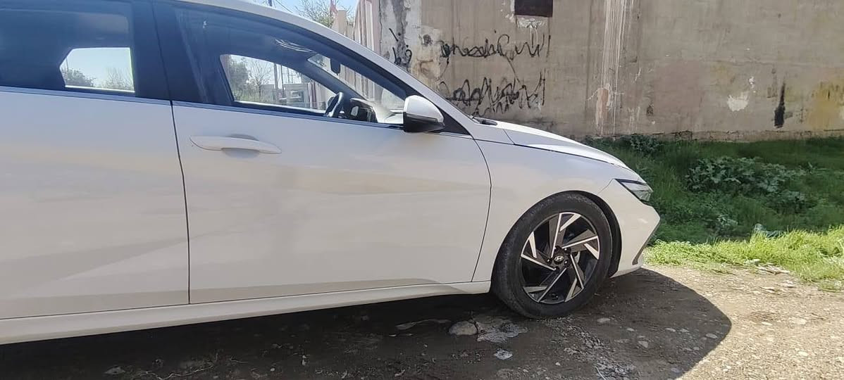 النترا موديل 2024 
كلين بدون اي ضرر
ماشيه 52 ميل 
فول مواصفات 
سعرها 135 وبيها مجال بسيط 
للتواصل ***********
