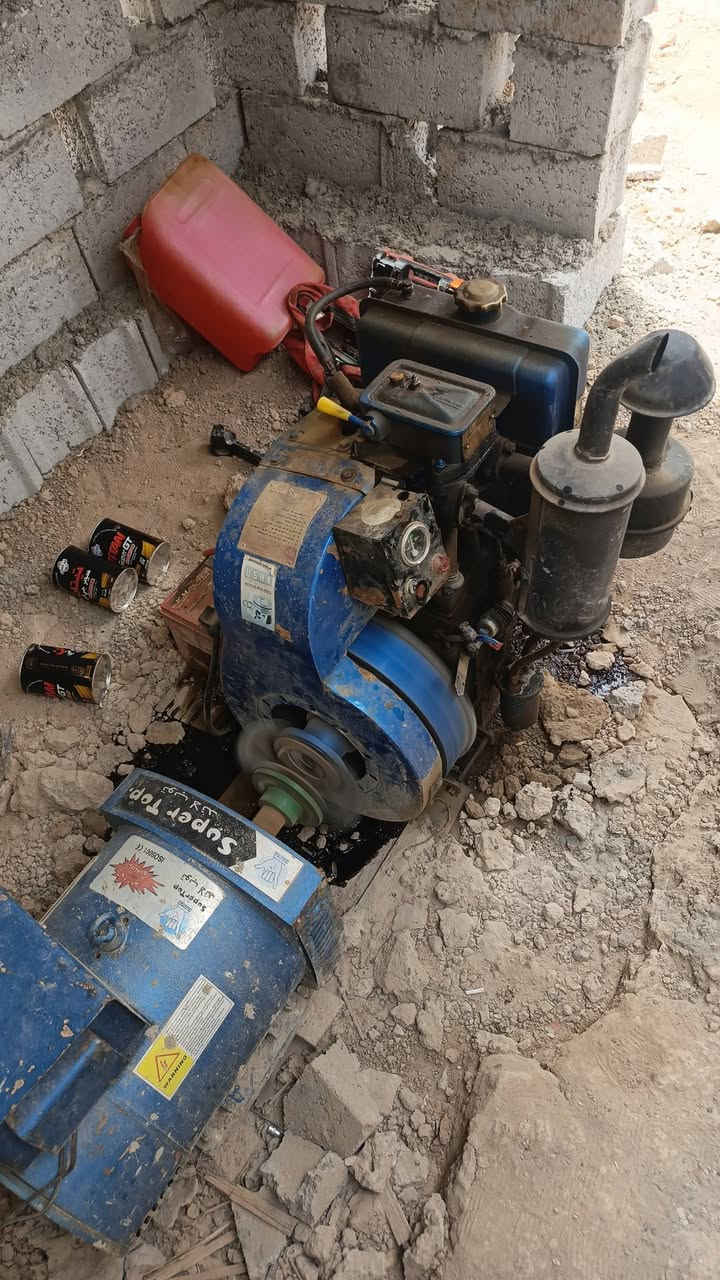 مولد كلستر 10 حصان 10 كيفي 40 امبير سلف هندر صار 3 شهور من اخذته صار عليه قسط فوك ال 2 مليون ونص والله جان عندي مشروع دواجن وتركته واريد ابيعه سعره مليون و 400 وبيه مجال الشراي مكاني ديالى الخالص ***********
