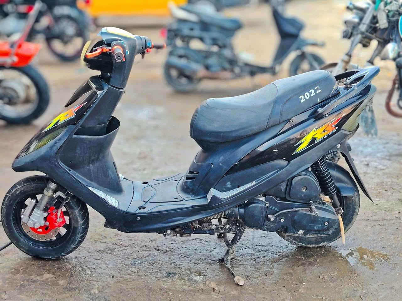 ماكس عدلة للبيع مكفولة من الفتح 
كفرات نضيفة صالنصة رياضي محرك ما مفتوح كهربائيات شغالة السعر 500 وببها مجال قليل مكاني بابل القاسم ***********0
