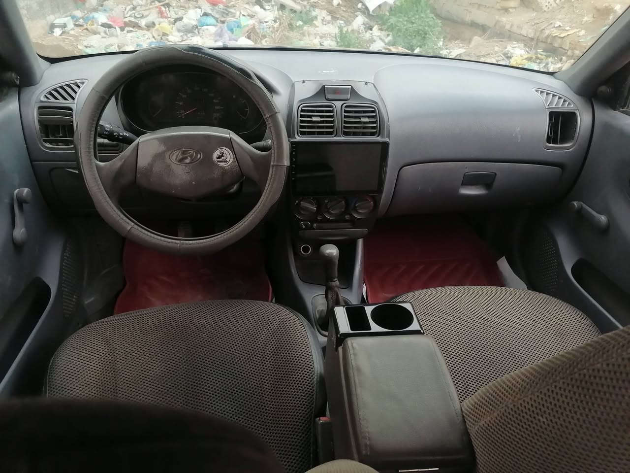 السلام عليكم لبيع هونداي اكسنت خليجي رقم بغداد دولي كير عادي مصبوغه حزام جماليه لابيهه ضربه ولاتبديل ولادواخل وضع شركه محرك وكير مكفولات تخم تاير وصدر امامي خلفي جديد باتري جديد دوشمه ارضيه وكشنات جديد منضومه زنون لايت وبلاجكتور كله جديد شاشه  سياره جديده وجاهزه من كل نواحي مابيهه اي نقص متعوب عليهه مال جناي وبل عافيه ع ياخذهه مكان سياره بغداد لكرخ سعر (٤٥)وبيهه مجال حك جيه //***********
