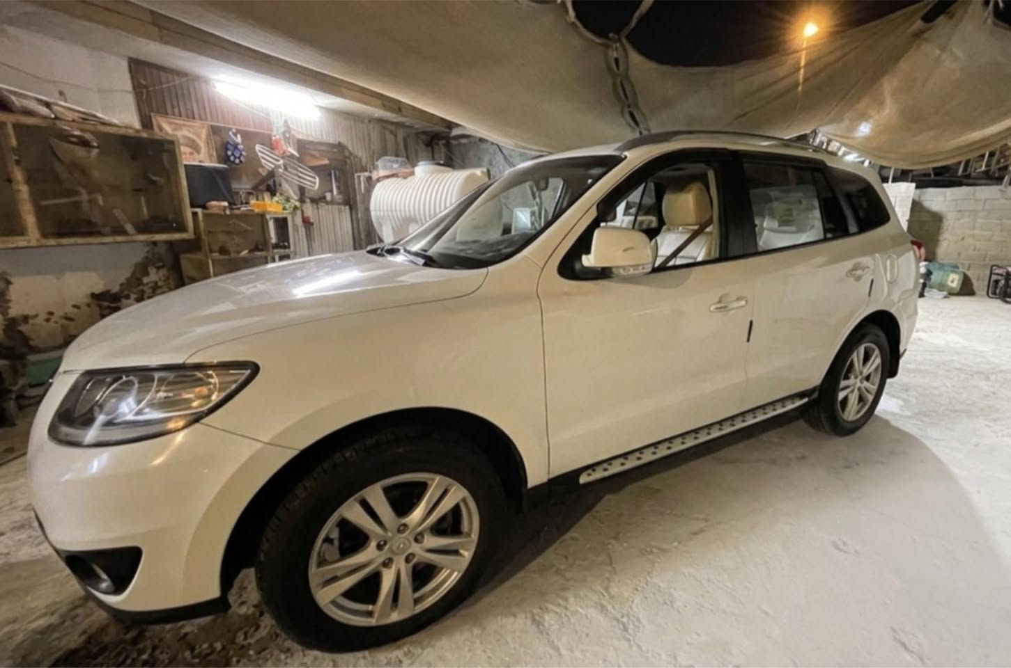 🚗 هيونداي سانتافي موديل 2012 للبيع 🚗
المواصفات والتفاصيل:
 الموديل: 2012
 المحرك: 6 سلندر (V6) بحالة ممتازة وعزم قوي
 الرقم: بغداد (رقم مميز وصدام أصولي)
 الصبغ: مصبوغة حزام للجمالية فقط (بدون حوادث قوية أو ضربات داخلية، لمعة ونظافة ممتازة)
 الداخلية: نظيفة جداً ومجهزة بكافة كماليات الراحة والتحكم (مثل ما موضح بالصور المرفقة) السعر المطلـوب:
132 ورقة 13,200$ وبي مجال قليل للشراي 
📞 للاستفسار والتواصل:
للمزيد من التفاصيل أو لمعاينة السيارة، يرجى الاتصال مباشرة على الرقم:***********
