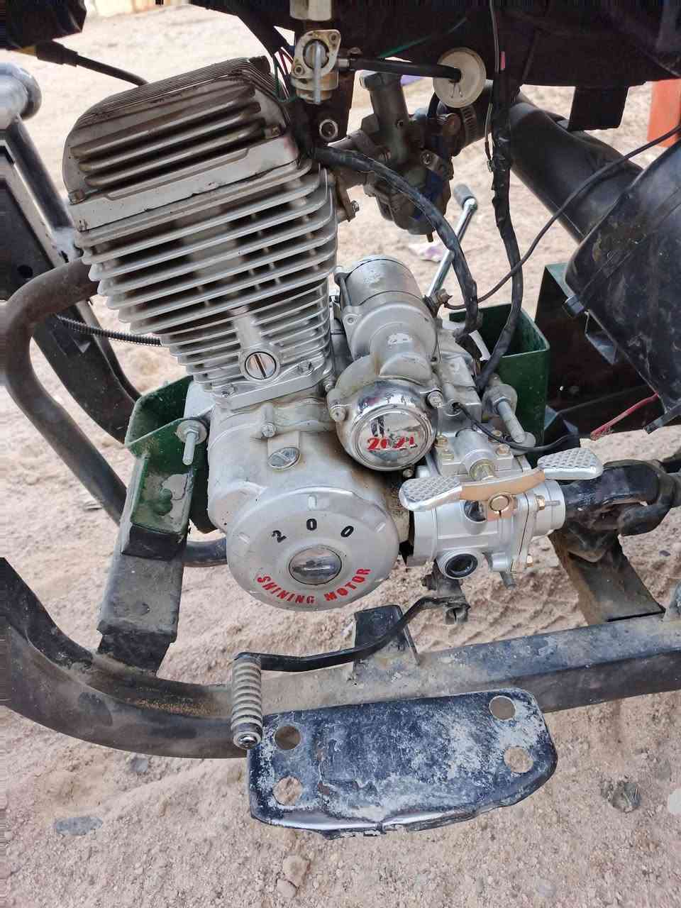 سلام عليكم رقم ابيض وسنويه اصليه للبيع MTR مكينه 200 كربلائي مكاني زبير سعر 1500 مليون ونص بيها مجال *********** بي واساب
