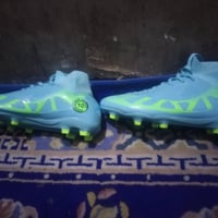 عندي هاي الحذاء ماصارت عليه او اريد ابيعه بعده بل اليلون وعلي لعبه مال...