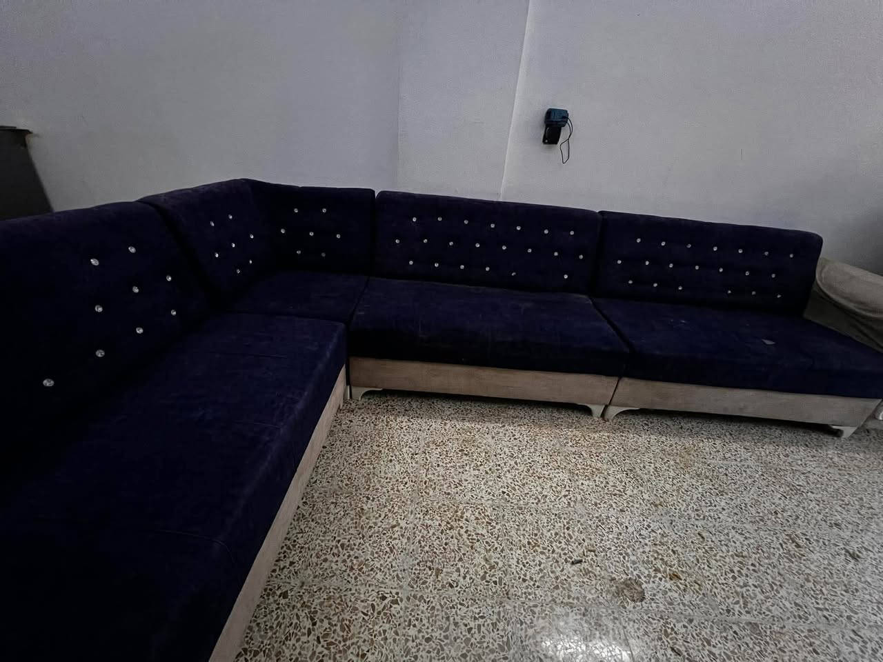 ديوان للبيع 📍 عرض خاص 
٧امتار 
مابي اي عيب 
السعر 125فقط ❤️‍🔥


**إذا كنت صاحب هذا الإعلان وتريد حذفه لأي سبب، رجاءا أرسل رسالة إلى الدعم الفني**
