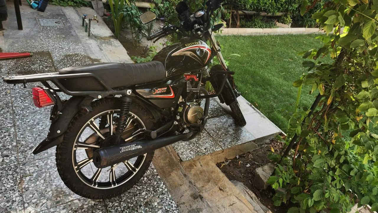 السلام عليكم دراجه شاينك للبيع او مراوس بدراجه مرقمه وانطي فرق نازله من المعرض
طالعه بالـ 2024
اوراق معرض 
نضافه 95%
 الدراجه مداريهة بانزين ودهن بالعافيه على الياخذها
شادلها منضومه زنون عالي ناصي
كهربائيات كلها شغاله
 سبب البيع اريد اشتري مرقم
رقمي ***********
سعر 900 بیها مجال 
مكاني بغداد الجديده مشتل
