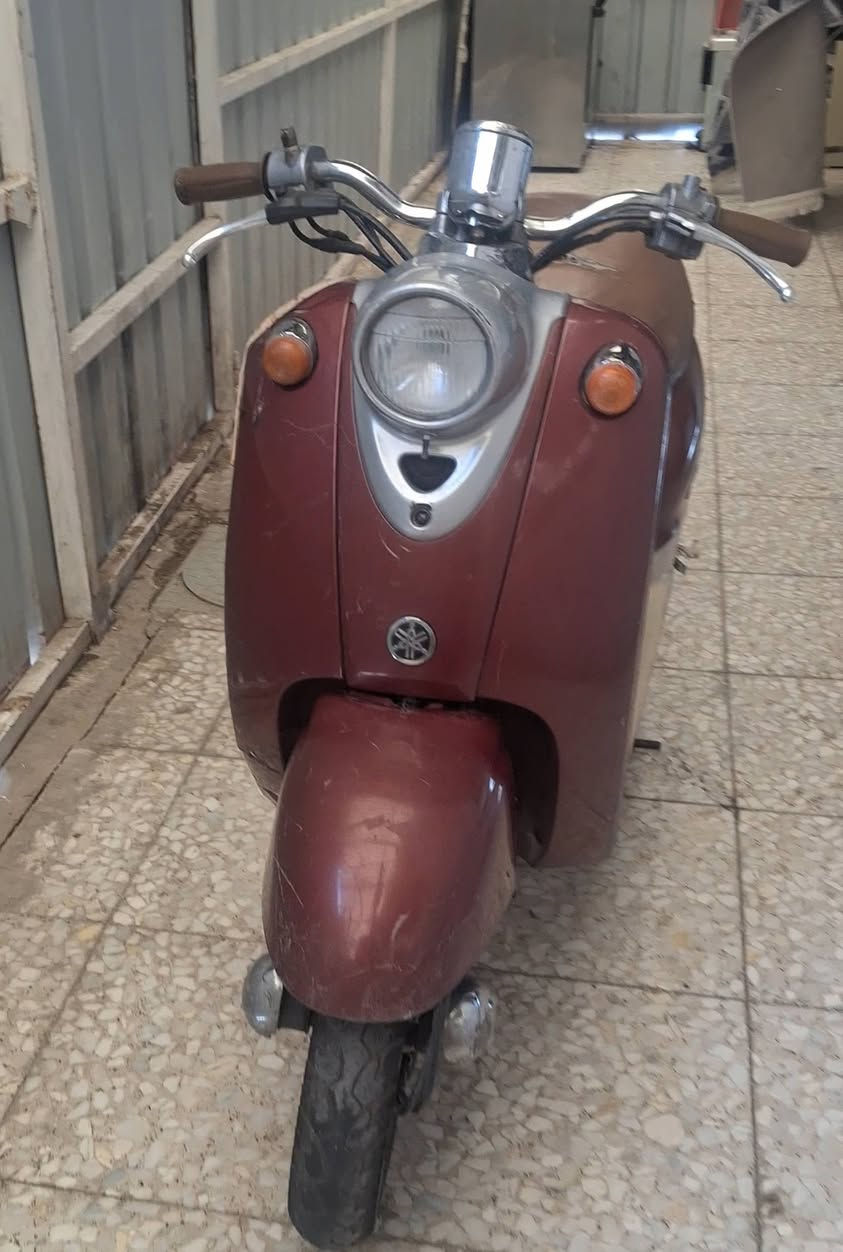 السلام عليكم عندي دراجه 60 كلاسك دراجه نظيفه  بلادي شغال الكهربائيات كلهن السعر 300 بيها مجال التواصل وتساب ***********

