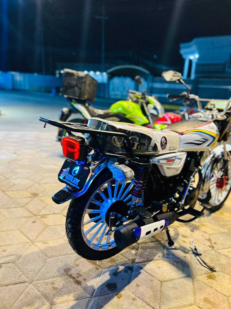 سونك موديل 24 سعر 850 وبي مجال مكاني جزيرت الخالديه *********** مراوس يرهم
