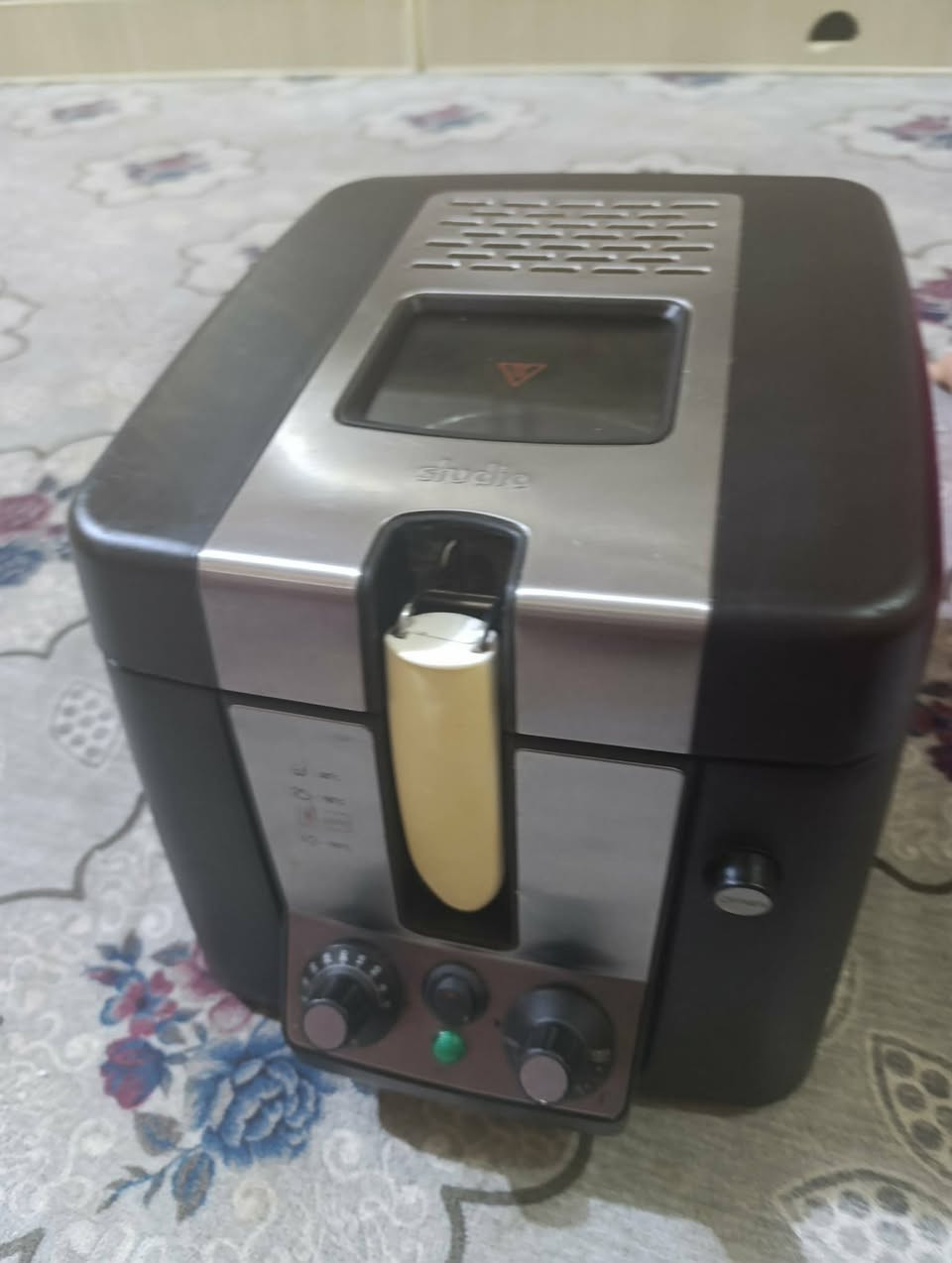 السلام عليكم قلايه هوائيه كلش نظيفه واختي جديده
مكانها كربلاء للاستفسار على الرقم ***********

للاستفسار يرجى الاتصال على الرقم او التفضل خاص 

السعر 35 وفيها مجال
