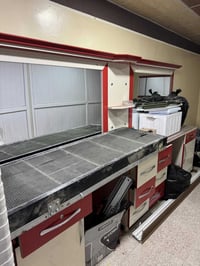 ميز حلاقه لبيع عدد ٢السعر 300.000/07712818390