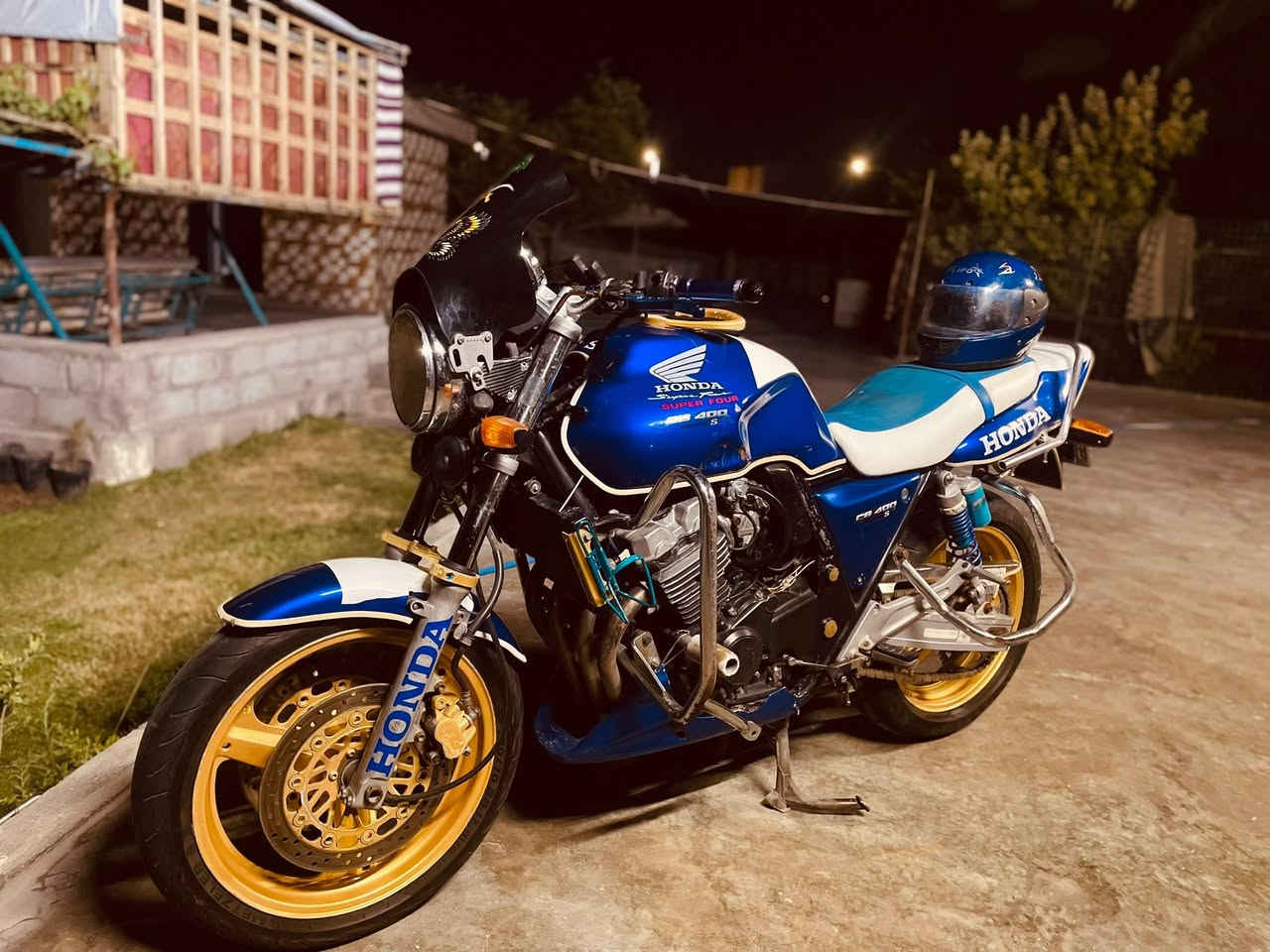 سلام عليكم بعد اذن الادمن دراجه هوندا cB400 نضافه كدام عينك كلشي شغال بيها سنويه او لوحات انكليزي بسمي تحويل ثاني يوم بيع ع مرتاح لا متوازي ولا شي سعر 24 ورقه او بيها مجال حك الجيه او المو شراي لا يتصل رحمه الوالديه مكاني الانبار الكرمه هاذا الرقم للتصال او واتساب ***********
