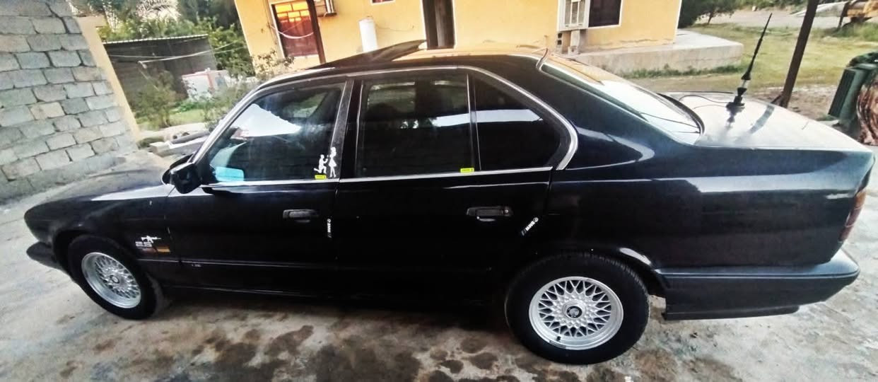 تم تنزيل السعر 47$🔒
BMW 525 iA 1993 
مسكر تك فانوس وارد ياباني گير اوتو الماني ZFوضعيات3 قيادة اكسل خفيف 3.15 مكفولات شرط الفحص بچم عريض دبل ايرباك دبل چكمچه كشنات M هيتر تخم بردات سلاد روف طگتين مري منفصل تدفئه تبريد ثلج ❄️ ترايك للسعودية تعتمر وترجع السيارة متكامله ربع متصرف عليها تشغل وتطلع مطمأن تجي تچيك وتفحص وين ميعجبك السياره ضررها جاملغ خلفي عكس السايق ومصلح مثل متشوف بل صوره مرجعه 
مكان السيارة بغداد التاجي ***********
