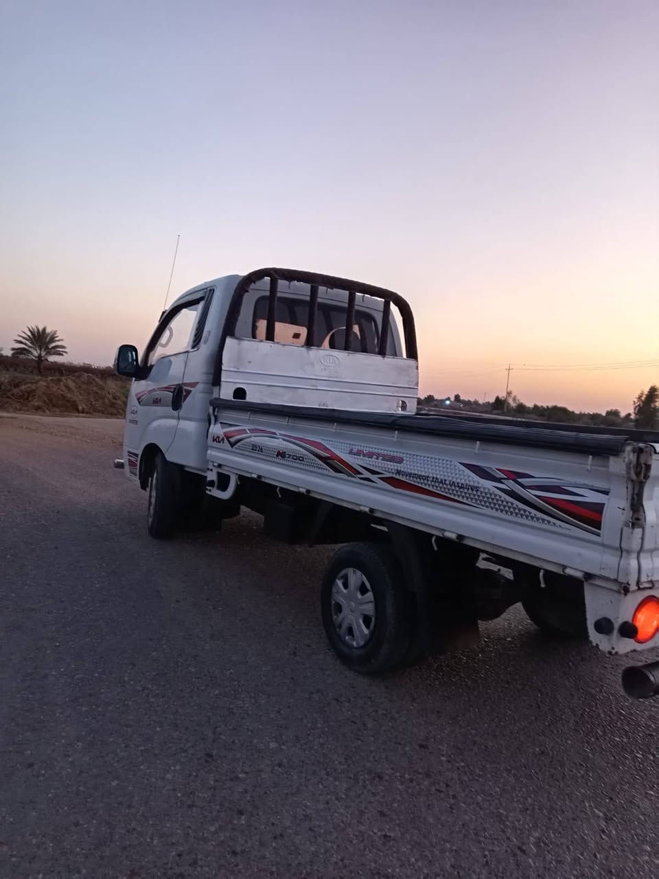 السلام عليكم
كيا حمل موديل 2018 رقم بغداد انكليزي سنوية ل 29
مكفوله كير محرك اكسل شاصي مكفول رقم شاصي واضح تخم تاير جديد تبريد شغال دوشمه جديده هزه مجدده 
المكان التاجي مقابل سيطرة العبايجي اطراف بغداد 
لاتصال على الرقم ***********
