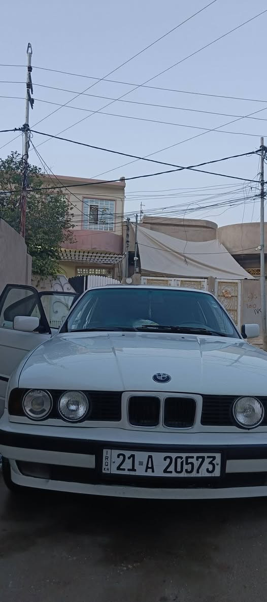 االسلام عليكم ورحمة الله وبركاتة BMW 525i سيارة مابيها اي ضرر بدون صبغ رقم الماني سليماني سعرها 65 التواصل عل واتساب او ماسنجر ***********
