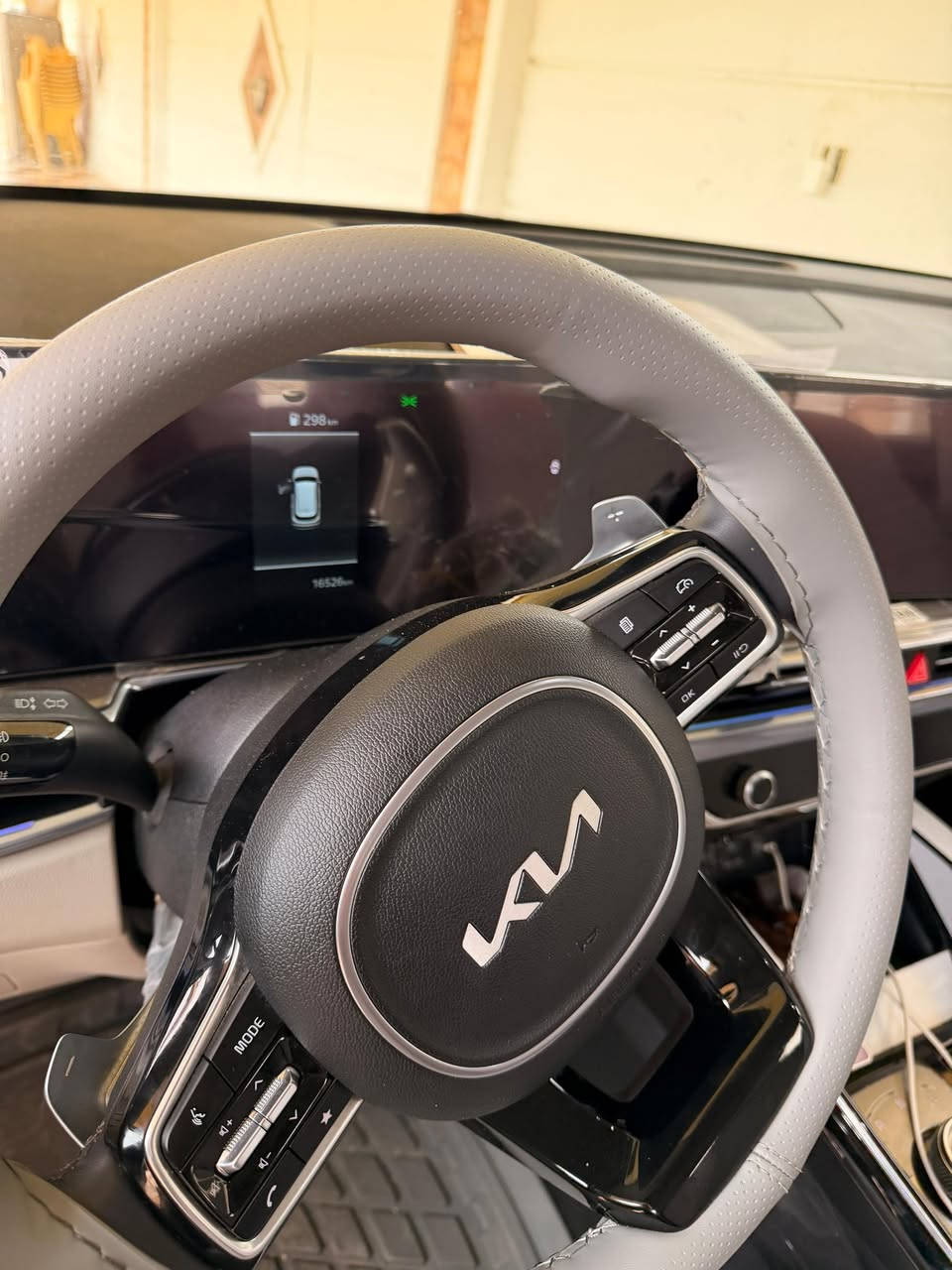 ((سلام عليكم))
للبيع كيا ((سورنتو 2025))

ماشية ((16 الف كم فقط))

رقم بغداد الجديد

مكينة ستة سلندر 

كفاله عامة

المواصفات :- 

ويل 20

بصمة تشغيل وابواب وجنطة

كامرة خلفية

كشنات قماش ومدوشم  

كشنات كهرباء 

شفتات ستيرن 

تشغيل عن بعد 

حساسات 360 

ثلاث انظمة قياده 

شحن لاسلكي

منافذ تايبسي

بصمة عدد اثنين

بلوجكتر لد

مري شفط 

ترحيب 

لد مخفي متغير الاوان 

سبعة راكب ((7))

الخ من المواصفات المعروفة …..

الاضافات :- 

السعر 32000$

للاستفسار

***********

متواجد على واتساب ايضاً
