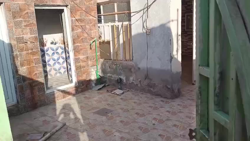 بيت للبيع للرهن لليجار شارع 60 يم المشروع مساحته 180 البيت كلش نضيف كبالكم مواصفاته كلها  ***********
