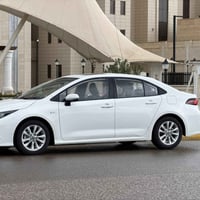 كورلا هايبرد • ٢٠٢٥ • رمادي