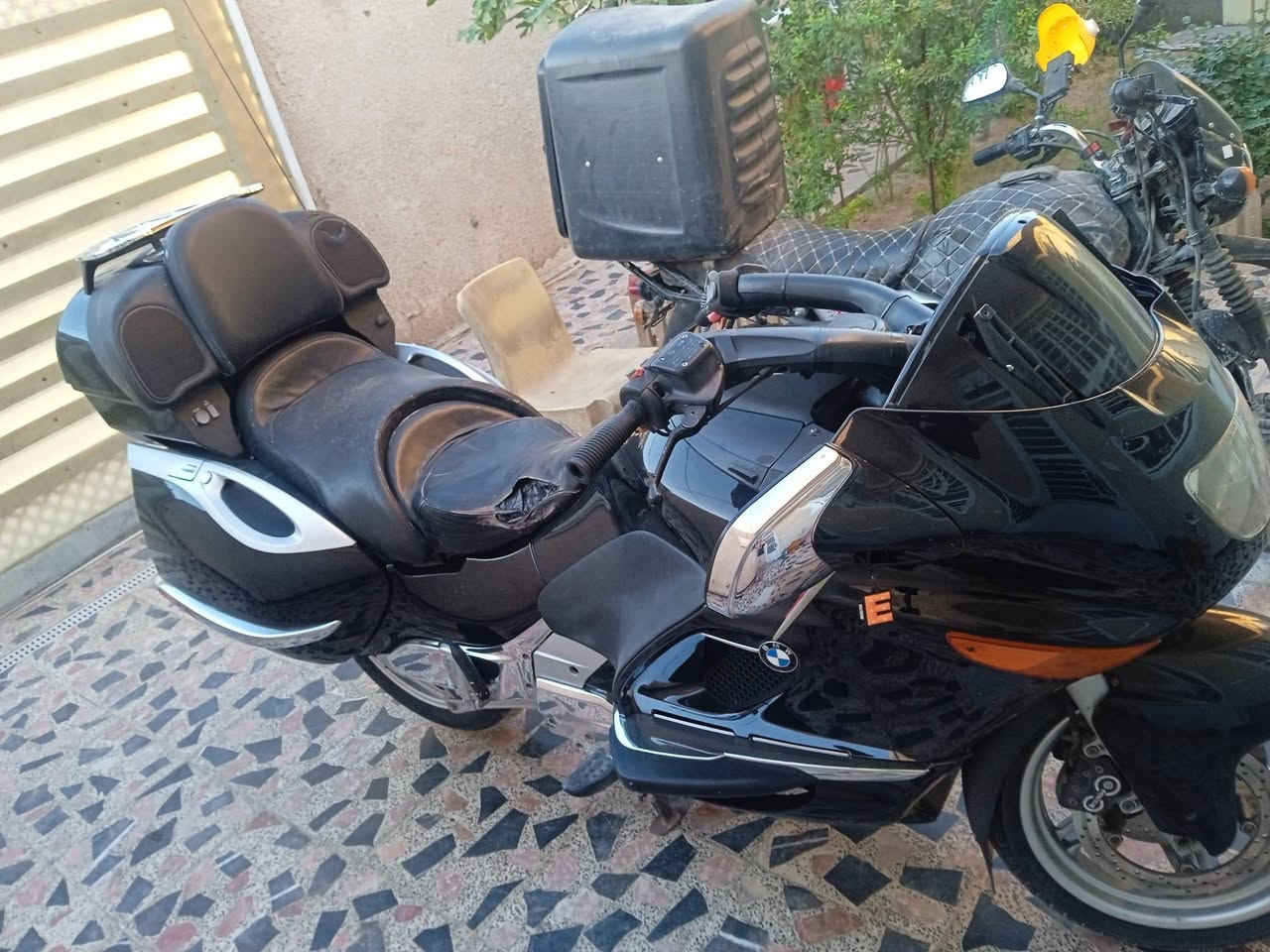 سلام عليكم bmw k1200lt دراجه مكينه كير بك كهربايتات كلشي شغال دراجه بدون ارواق فقط مكاتبه نواقص جامه وتك مرايه رايده 21وبيها مجال قليل لشراي مكاني بغداد ***********
