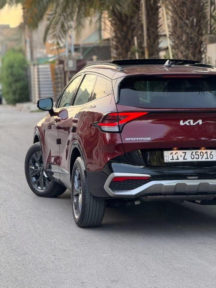 كيا سبورتج 23 امريكي هايبرد و بانزين sx prestige برستيج اعلى فئه حتى تمشي على بصمه
#حادث فقط صبغ بنيد بدون ارباك بدون لا لغد لا شاصي بدون تبديل  باقي كفاله 
المواصفات 
5 كامرات 
بصمة/ بصمة ابواب / بنرواما / تمشي على بصمه / جنطه كهرباء/ كشنات كهرباء / كشنات جلد / كشنات تدفئه و تبريد / كير ماوس / تدفئه ستيرن / سايد بريك بصمه / كشن خزن ميموري
اوتو هولد / تحديد مسار / نزول من منحذرات / فور ويل دفع رباعي / سياقه ذاتيه 
شفتات ب ستيرن / رادات امامي و خلفي 
حساسات امامي و خلفي / شاشه دجتال متصله / نظام ترحيب / شاحن وايرليس/ ويل 19 / تشغيل عن بعد  
#سعرها 228 بيها مجال بسيط 
الاستفسار *********** 
مكاني بغداد الدوره

