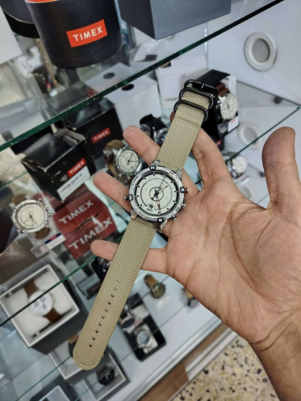 مساء الخير اصدقائي
عشاق التغيير للساعات
متوفر سير تايمكس انتلجنت اصلي
متوفر بالاشكال والالوان موضحة بالصور
سير كتان قماش فقط
سير كتان والظهر جلد
سير ربــر لــون اســود
سعر القطعة 40 الف شامل التوصيل

والساعة متوفرة ايضا جديد فقط
سعر الساعة 200 الف عرض خاص
للحجـز *********** واتسـاب
العنوان / م الصدر شارع الداخل ق12
#اوسكار #الاصلي_والمضمون_فقط 
#الاصلي #ساعات #تايمكس
