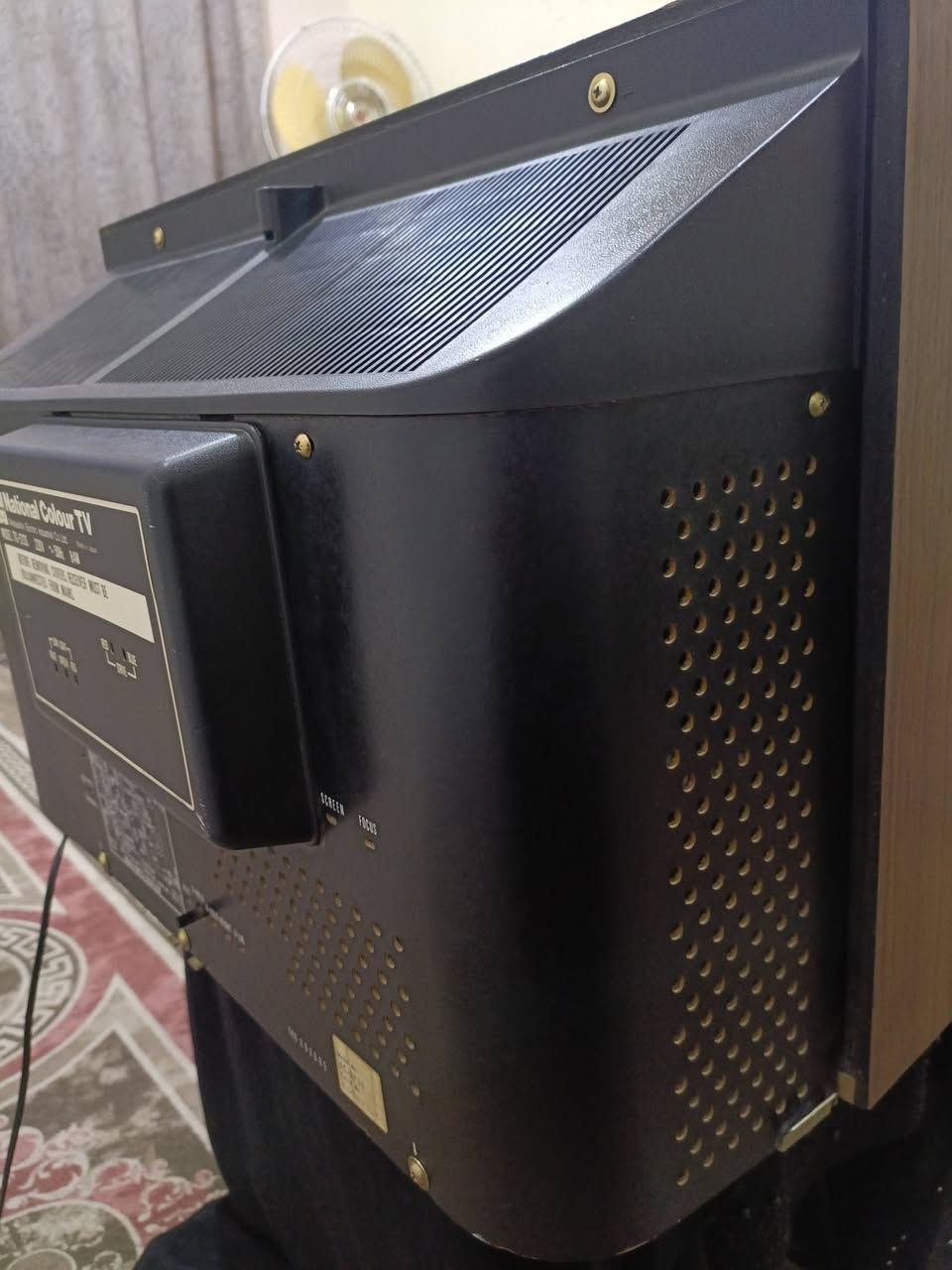 للبيع 
تلفزيون ملون ناشيونال 
 حجم (20 بوصه) إستيراد مؤسسه بدايه الثمانينات نظافه عاليه جدا مقارب للجديد شغال وبحاله ممتازه خالي من التصليح والعيوب نهائيا بلاد وضع شركه للاستفسار (***********) متواجد واتساب ماسنجر. يوجد توصيل 
((السعر مراسله الصفحه))
