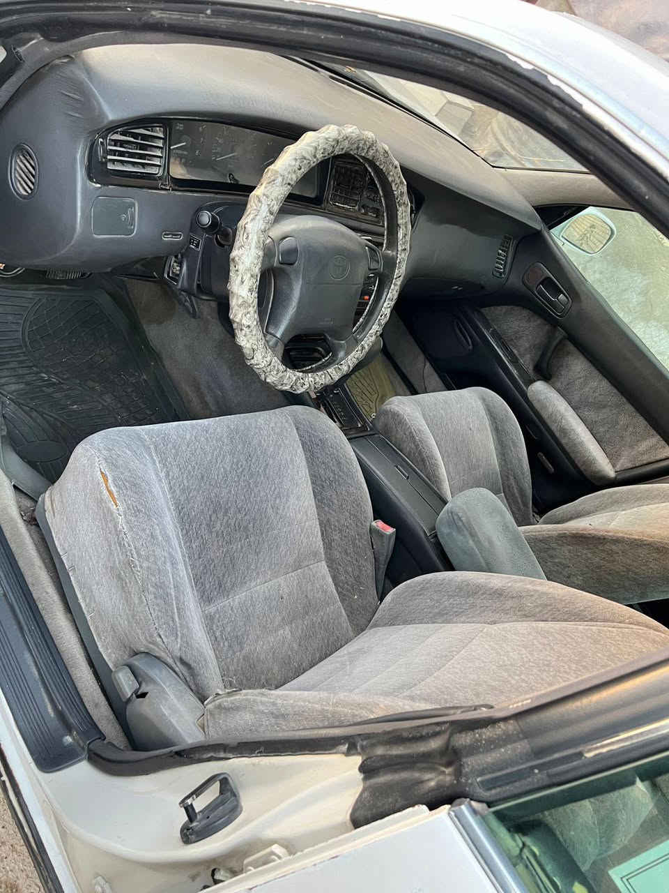 سلام عليكم سياره بطه متصل موديل ٩١ رقم بغداد باسمي مشروع وطني تحويل ثاني يوم سنويه لل ٢٩ كير ومكنيه ٢٥٠٠ سياره حداديه تخم تاير صدر تبريد  شغال جاهزه كهربائيات كلها شغال مكفوله من الضربه  والتبديل والكص ونقل الجثه والشرعيات دواخلها كارتون السياره جام اخضر سياره جاهزه ما تصرف عليها السعر ٥٧ العنوان واسط للاتصال والاستفسار. ***********
***********
