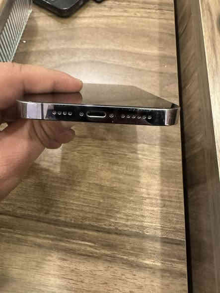 السلام عليكم
ايفون
14 pro max
نظافته ٩٥٪؜
ممفتوح الجهاز ابد 
ولا مبدل بي شي على ايدي من الباكيت
بطاريته 89
مكاني بغداد حي الجامعه

0785 994 5595
