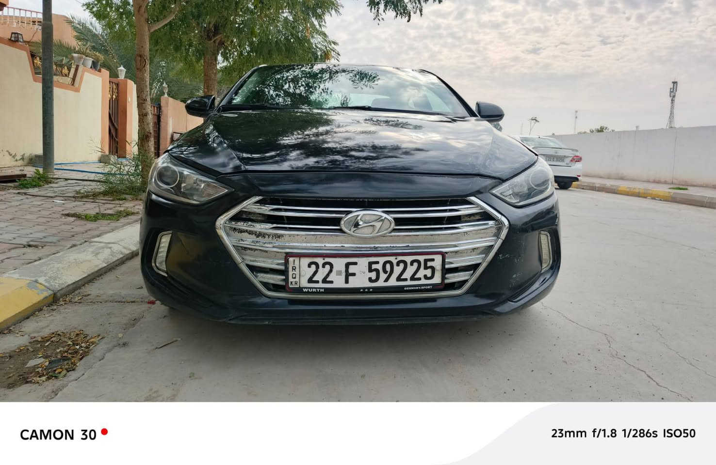 النترا 17 كير عادي 
امريكي ضربتها صندوك وجاملغ وربع بونيد من يم جاملغ 
سياره محرك كير صدر كهربائيات كله مكفوله سيارة باسمي احولك ثاني يوم سعر 120 بيها مجال لطيبين
***********
