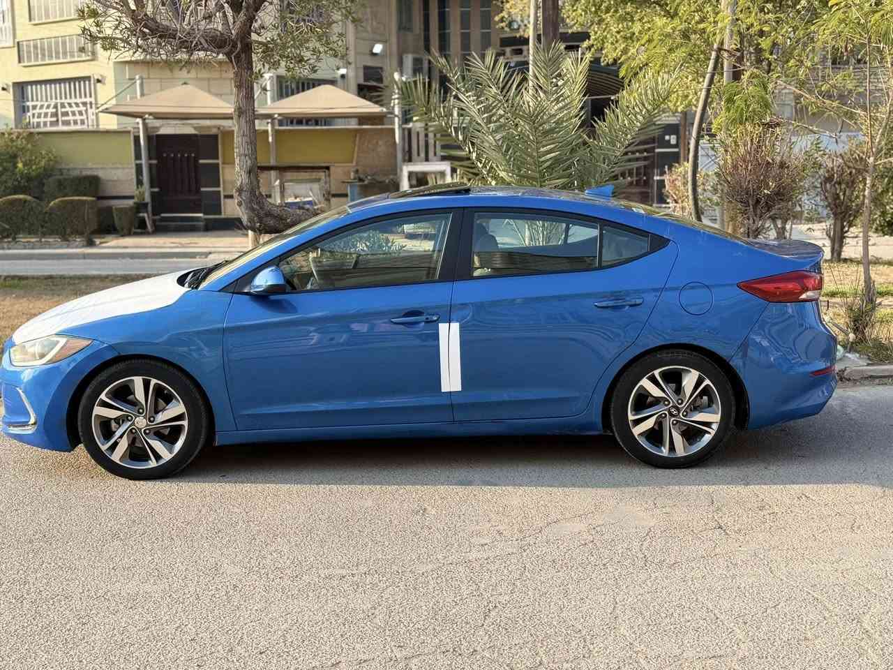 النترا للبيع🔴 2018.    صور حادث مرفق.
السعر  (. 117  ) مكان. بغداد.    ***********
فول مواصفات فتحة سقف
🔵 بصمه ابواب صندوق 
🔵 نقطه عمياء 
🔵 3 انظمه قياده 
🔵 مانع انزلاق 
🔵 كشنات جلد 
🔵 اشاير بل مري 
🔵 تحكم ستيرن 
🔵 مثبت سرعه 
🔵 كشنات تدفئه 
🔵 رادار 
🔵 گير 6 نمر سبورت 
🔵 لد زينون امامي 
🔵 نضام سبورت 
🔵 اشاير ترحيب 
السياره كير محرك تبريد حدادة  مكفولات
