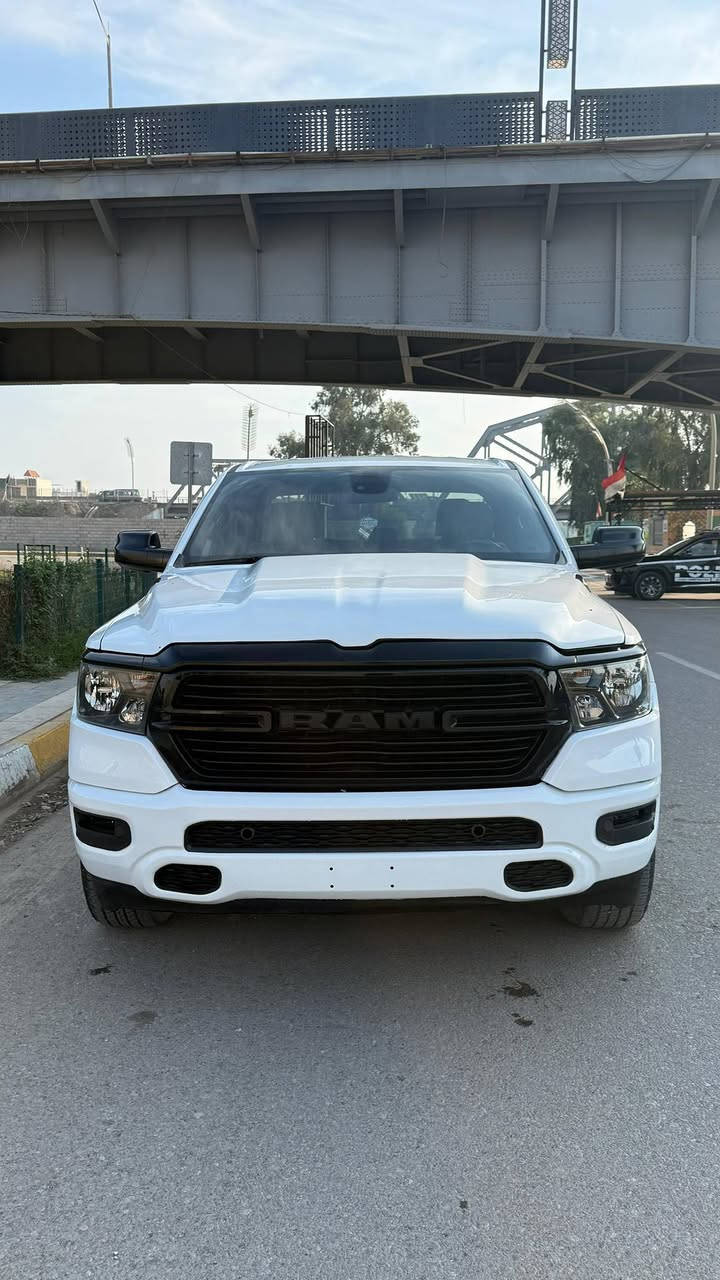 ‼️بيع مستعجل‼️

السلام عليكم 
رام Tradesman🤍🔥
الموديل:2023 4×4
وارد امريكي
رقم ديالى الدولي الجديد مميز بأسمي تحويل ثاني يوم
باب قصير بدي طويل 
المحرك: V6 3.6 
المواصفات: Tradesman 🤍
* شاشة صغيرة 
*مقاعد جلد 
*قطعتين تبريد 
*6 راكب 
* فورويل 
*كامرة خلفيه
Auto stop*
*سايد بريك كهربائي
*نظام السحب 
* نظام ال e-torque الكهرباء مساعد بتقليل صرف
* وباقي مواصفات الرام المعروفة

الصبغ: جاملغ وبنيد فقط
المكان: ديالى بعقوبة 
الرقم: ***********
