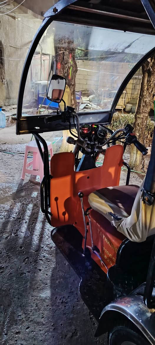 تكتك 3 تايرات يسوقها الصاحي والمريض دراجه مرتبه من كلشي كهربائيات اشاير صطاب بريك كفرات مكينه نضيفه تمشي سريع دبلاتها حلوه بديها حلو مكاني البصره ابي الخصيب شيخ ابراهيم سعر مليون وميه  رقمي ***********
