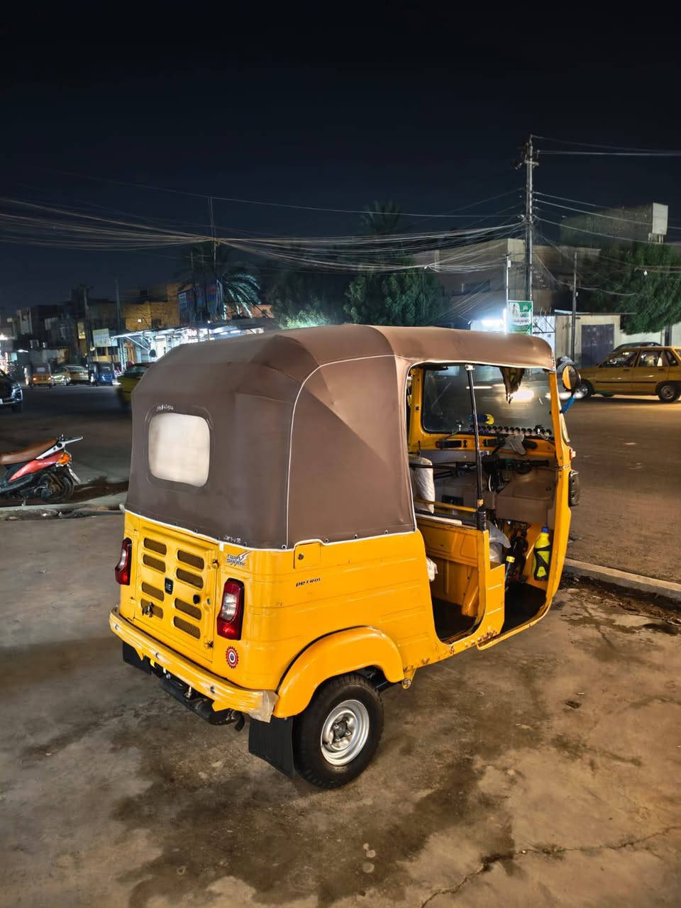 : 20 /12 كفاله عامه بارد بل لغط فقط نص شبر الباقي كفاله محرك و كشر قطره صبغ ما بيها رقم عربي ما مستلم لوحات مكاني بغداد الشعب ملاحظه بدون غراض ***********
